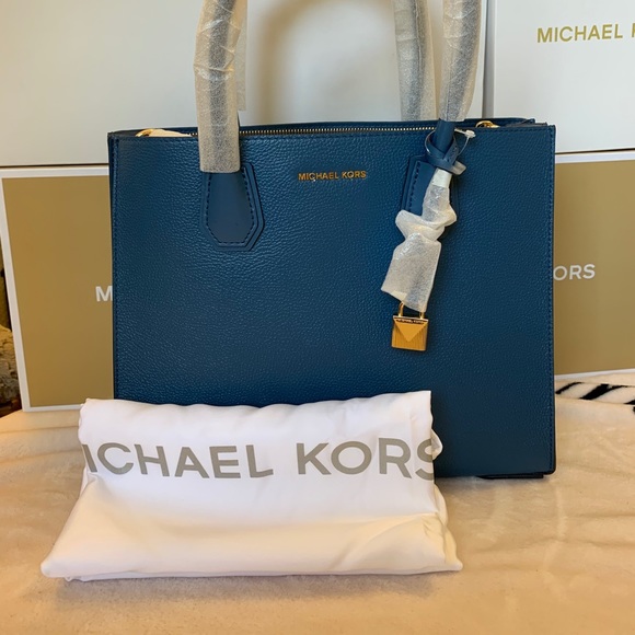 MichaelKors Mercer Large Saffiano Leather ToteBag - Picture 2 of 12